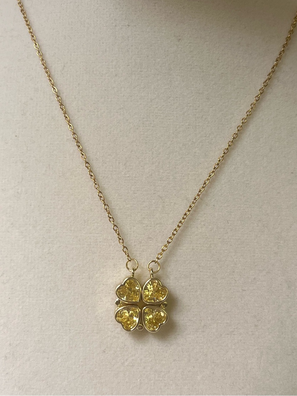 Gold Tone Topaz Tone Heart Clover Necklace